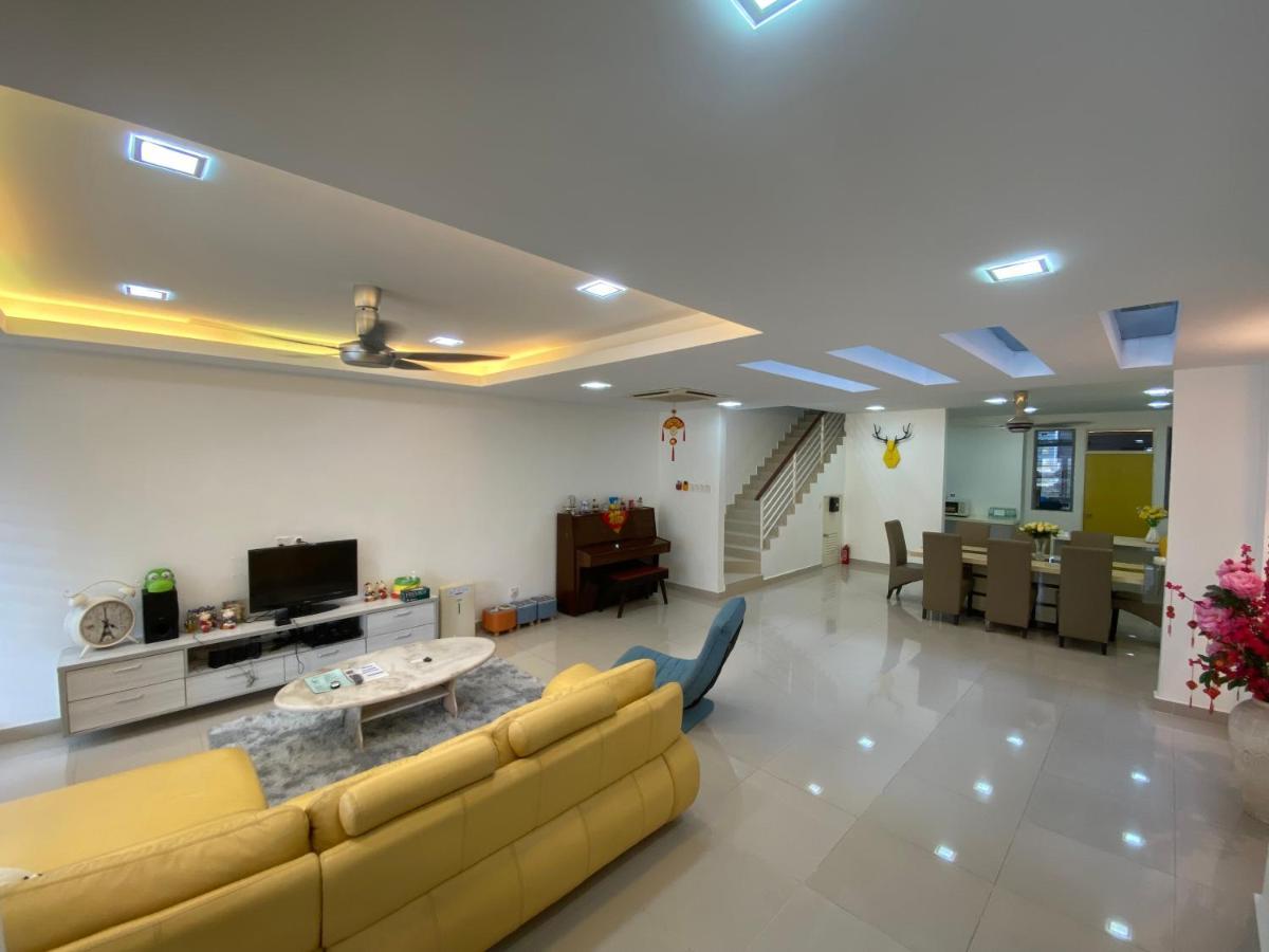 Entire Residential Home•Jia Residences Bkt Serdang沙登温暖的家 Seri Kembangan Dış mekan fotoğraf