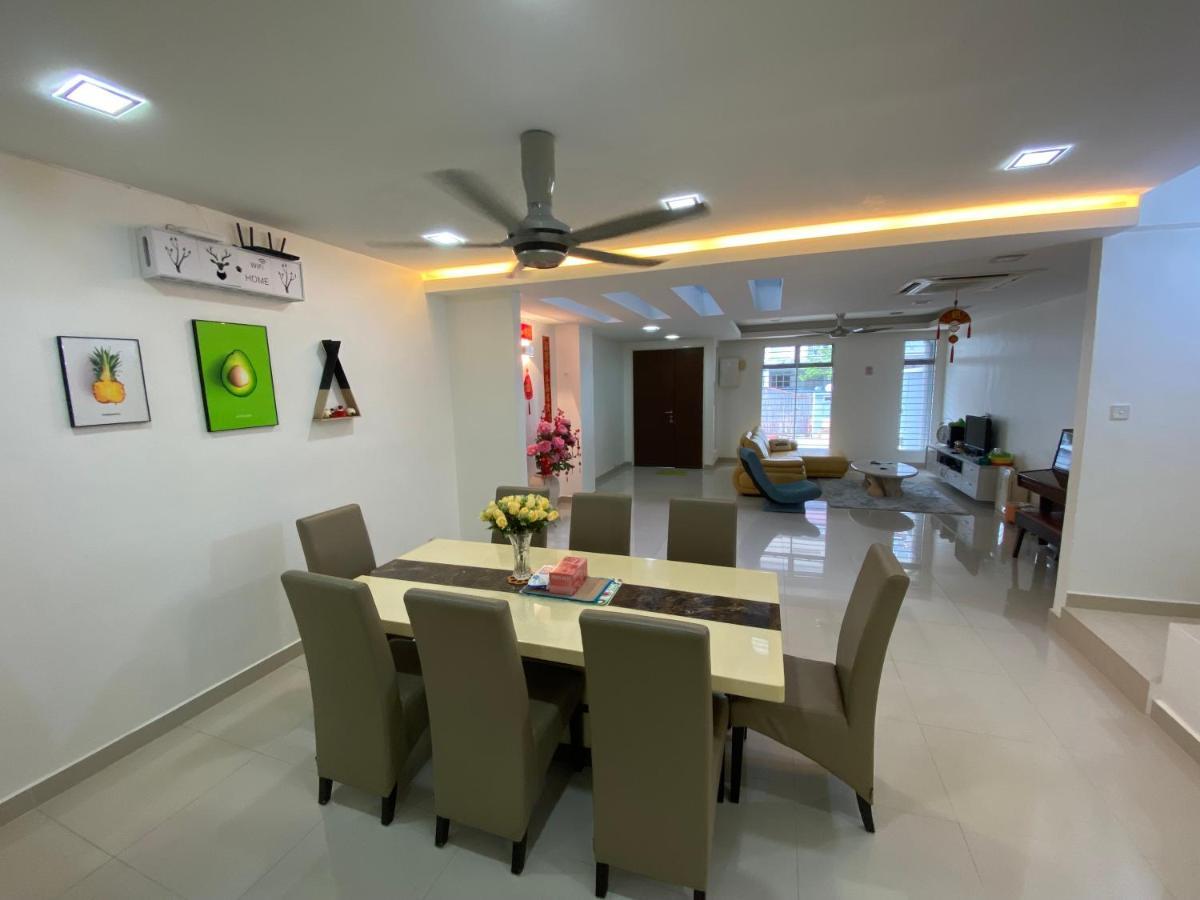 Entire Residential Home•Jia Residences Bkt Serdang沙登温暖的家 Seri Kembangan Dış mekan fotoğraf