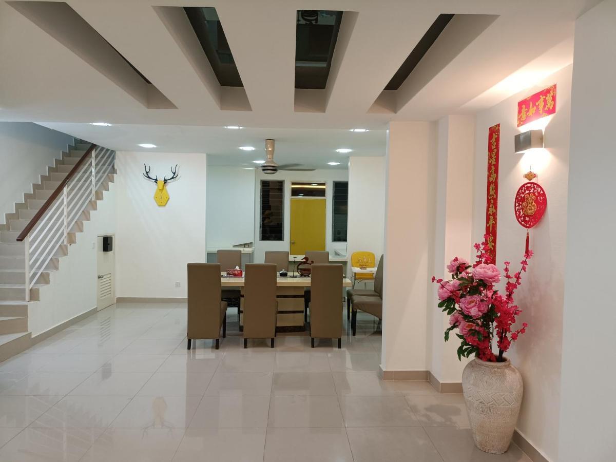 Entire Residential Home•Jia Residences Bkt Serdang沙登温暖的家 Seri Kembangan Dış mekan fotoğraf
