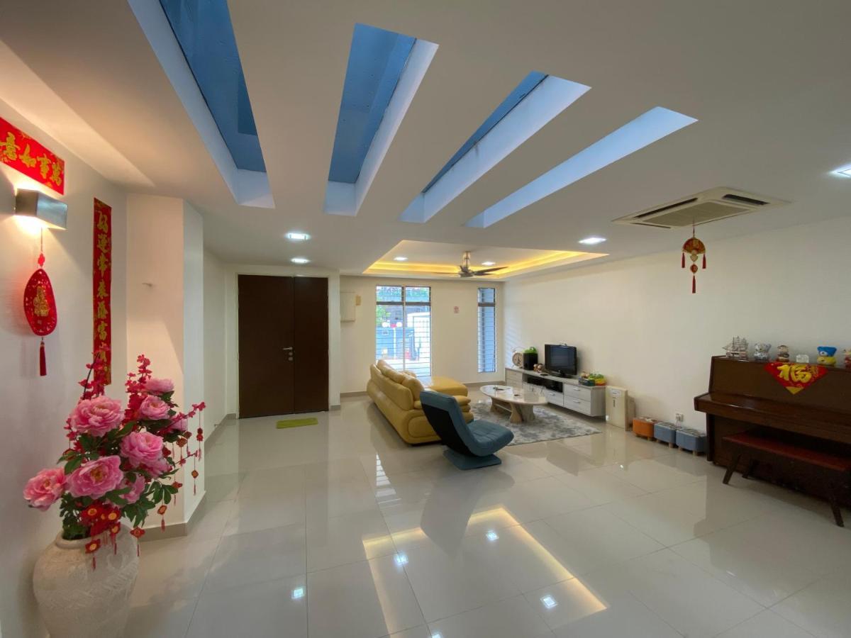 Entire Residential Home•Jia Residences Bkt Serdang沙登温暖的家 Seri Kembangan Dış mekan fotoğraf