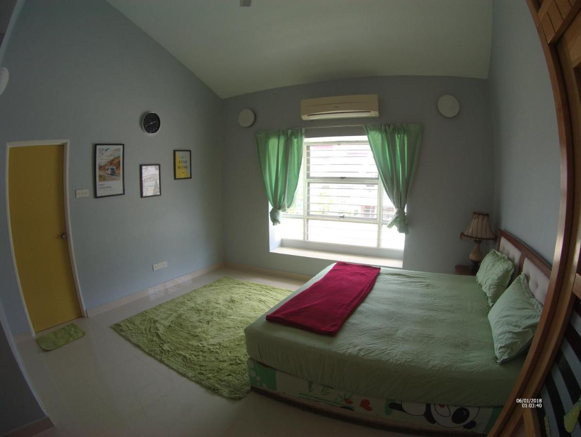 Entire Residential Home•Jia Residences Bkt Serdang沙登温暖的家 Seri Kembangan Dış mekan fotoğraf