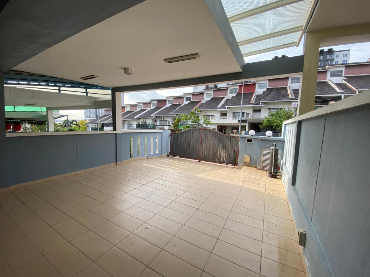 Entire Residential Home•Jia Residences Bkt Serdang沙登温暖的家 Seri Kembangan Dış mekan fotoğraf