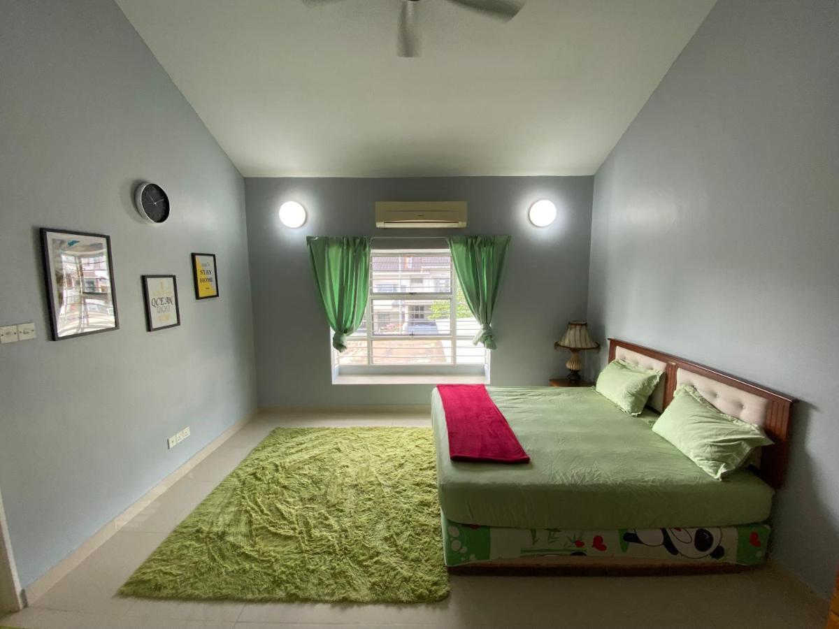 Entire Residential Home•Jia Residences Bkt Serdang沙登温暖的家 Seri Kembangan Dış mekan fotoğraf