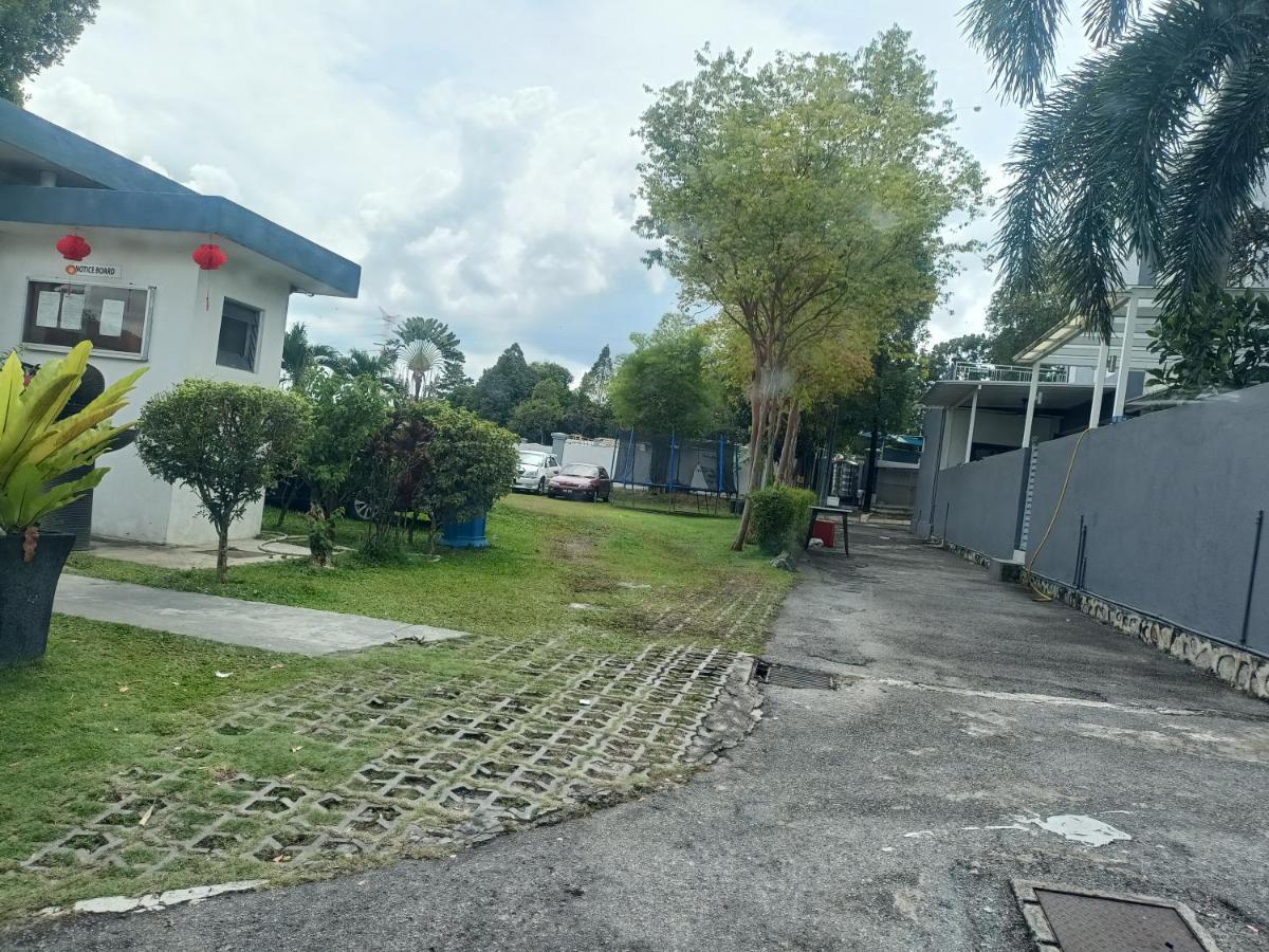 Entire Residential Home•Jia Residences Bkt Serdang沙登温暖的家 Seri Kembangan Dış mekan fotoğraf