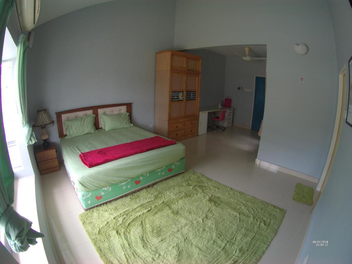 Entire Residential Home•Jia Residences Bkt Serdang沙登温暖的家 Seri Kembangan Dış mekan fotoğraf