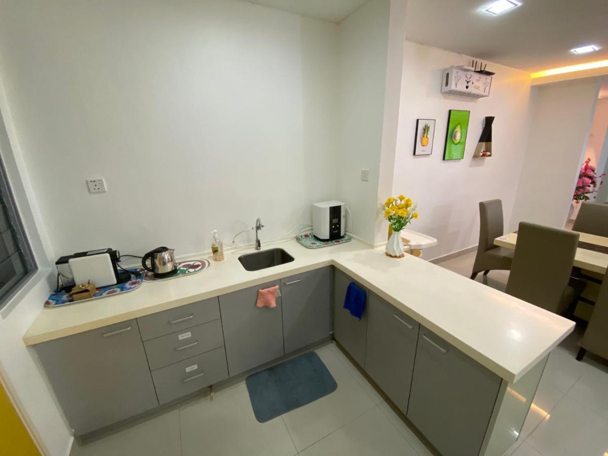 Entire Residential Home•Jia Residences Bkt Serdang沙登温暖的家 Seri Kembangan Dış mekan fotoğraf